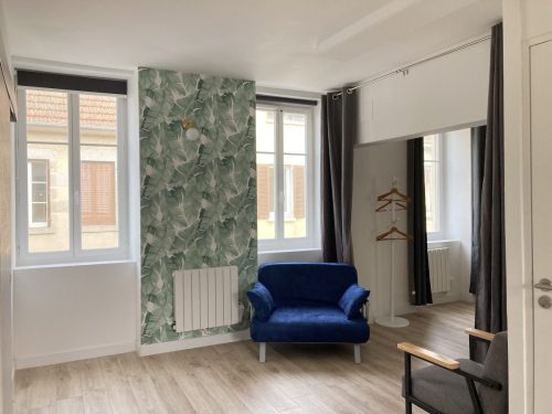 Séjour vue chambre côté rue