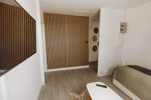 Séjour vue couloir