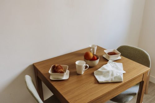 Table dépliable jusqu'à 6 personnes